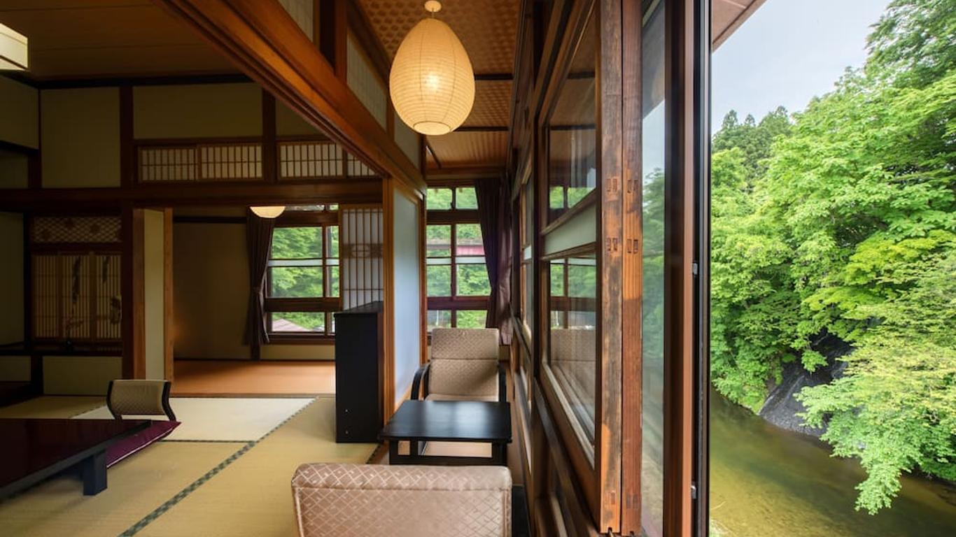 铅温泉富士山日式旅馆