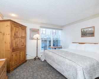 Upgraded Floors and King Bed at Mountainside Inn - 特柳赖德 - 睡房