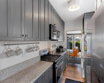 Craftsman Bungalow- University Heights 2br Home - 圣地亚哥 - 厨房