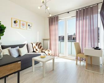 Lekka Apartment by Renters - 华沙 - 客厅
