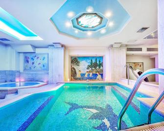 埃格纳狄亚宫殿 Spa 酒店 - 塞萨洛尼基 - 游泳池