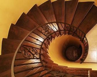 Chateau du Pikes Peak, Pasteur Room - 科罗拉多斯普林斯 - 楼梯
