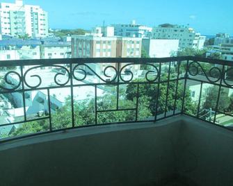 Sunny furnished condo in S. D., D.R., sleeps up to 5 (3 Beds), 3 1/2 BA, Gazcue - 圣多明各 - 阳台