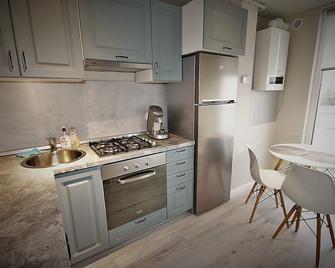 Unique New Apartment Close To Iulius Mall - 克卢日-纳波卡 - 厨房