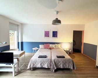 Central apartment with Terrace and a free parking - 杜伊斯堡 - 睡房