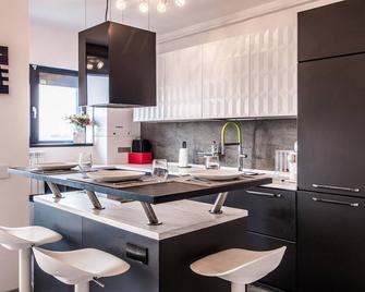2-Room Penthouse Plaza Residence P1 - 布加勒斯特 - 厨房