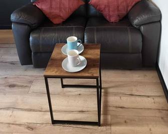 Maisonnette tout confort parking prive - 布雷斯特 - 客厅