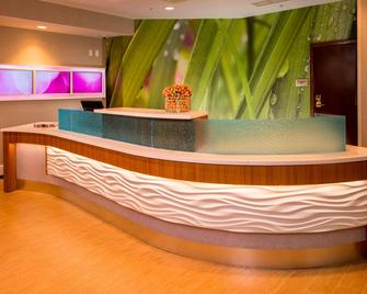 盖瑟斯堡春丘套房酒店 - 盖瑟斯堡 - 柜台