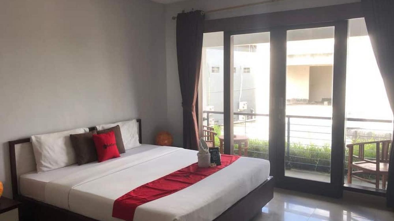 RedDoorz靠近jimbaran Beach 2的酒店