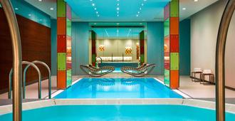 维也纳艾美酒店 - 维也纳 - 游泳池