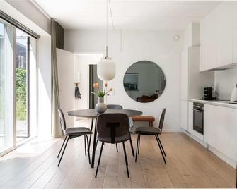 Beach gardens 1BR by Daniel & Jacob's - 哥本哈根 - 餐厅