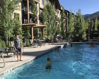 Wyndham's Beautiful Park City Ski Resort - 3 Bedrooms - 帕克城 - 游泳池