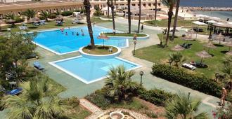 勒斯帕尔米尔斯酒店 - 莫纳斯提尔 - 游泳池