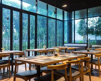 井里汶巴提卡酒店 - 井里汶 - 餐馆