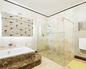 Cape Winelands Bed and Breakfast - 斯泰伦博斯 - 浴室