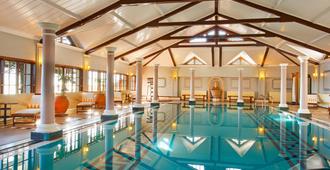 欧贝罗伊塞西尔酒店 - 西姆拉 - 游泳池