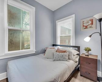 Historic Cozy Haven in Little Italy - 克利夫兰 - 睡房
