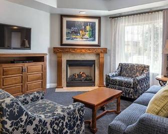 Vino Bello Resort Two Bedroom dec 21 - 26 2023 - 纳帕 - 客厅