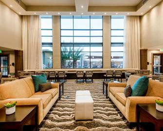 科茨代尔 - 托金斯迪克驻桥套房公寓酒店 - IHG 旗下饭店 - 斯科茨 - 休息厅
