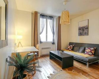 A haven of peace in the heart of the 7th - 里昂 - 客厅