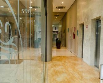 维勒塞莱斯蒂纳活动公寓式酒店 - 贝洛奥里藏特 - 大厅