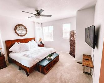 Pet Friendly New Townhome Near Everything! - 科罗拉多斯普林斯 - 睡房