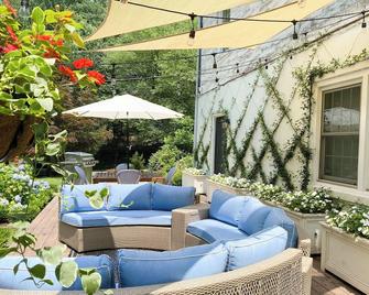 Charming chateau - huge yard close to DC - 福尔斯彻奇 - 露台
