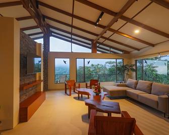 阿雷纳天文台山林小屋及水疗中心 - 福耳图那 - 客厅