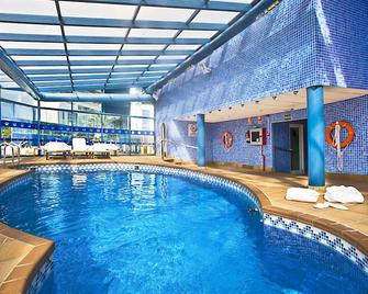 马德里中心酒店 - 贝尼多姆 - 游泳池