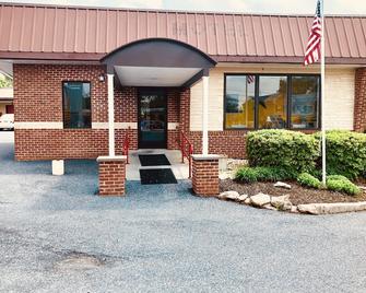 坎普希尔 - 哈里斯堡西南汉普顿旅店 - 希尔营 - 建筑