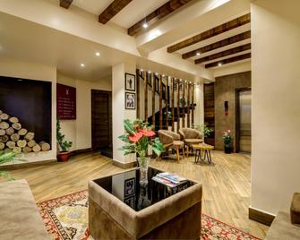 Wonder Woods Boutique Hotel By Sumi Yashshree - 大吉岭 - 大厅