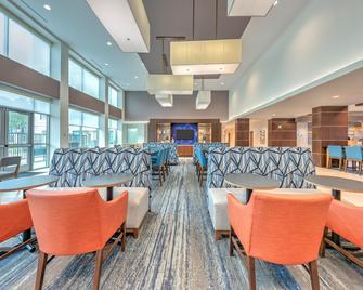 休斯敦医疗中心智选假日套房旅馆 - IHG 旗下酒店 - 休斯顿 - 餐馆