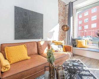 Special Angel Studio Apartment 5min Messe, Wifi, Smarttv - 埃森 - 客厅