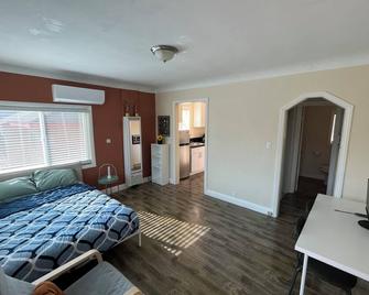 Private quiet studio in Central LA close walk distance from LA general and Keck - 洛杉矶 - 客厅