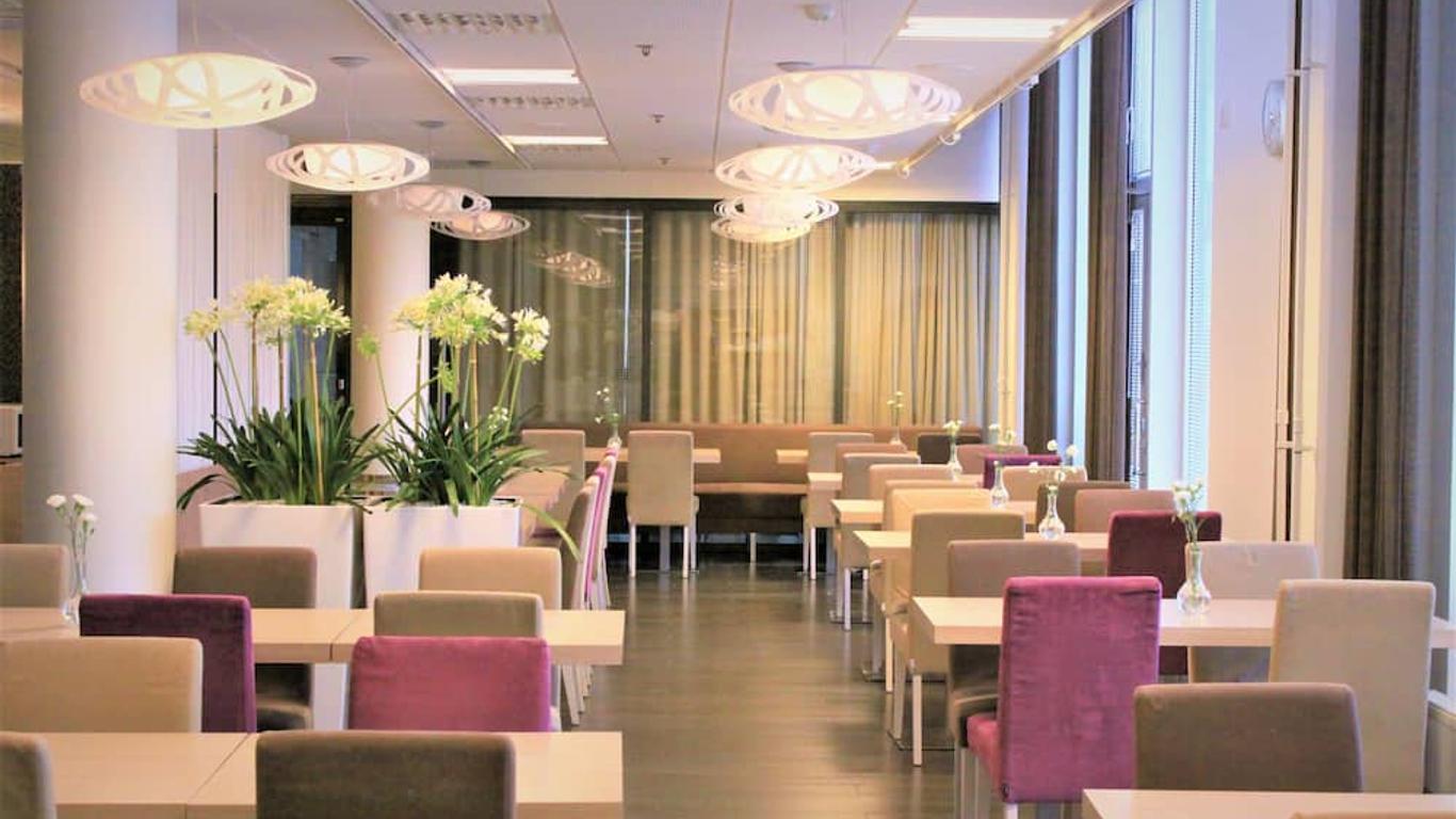 挪蓝迪野卡雷坦佩雷酒店