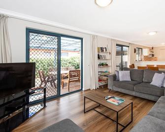 Bridges Retreat Dunsborough - 邓斯伯勒 - 客厅