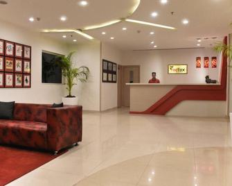 Red Fox Hotel Chandigarh - 昌迪加尔 - 柜台