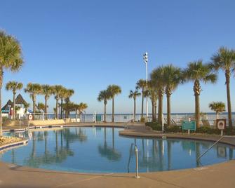 Three Bedroom Deluxe Ocean Front Luxury Condo, Daytona Beach, Florida (1948861) - 代托纳海滩 - 游泳池