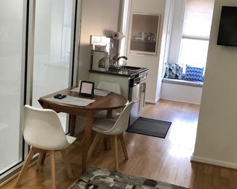 One bedroom apartment in Old Town Alexandria. - 亚历山德里亚 - 餐厅
