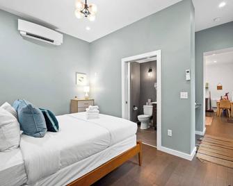 Pastel Paradise - Adorable Covington Apartment - 卡温顿 - 睡房