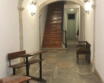 Apartment for four people - 里斯本 - 楼梯