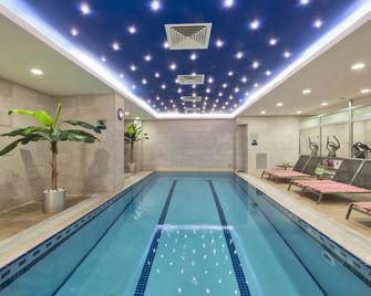 大S酒店 - 伊斯坦布尔 - 游泳池