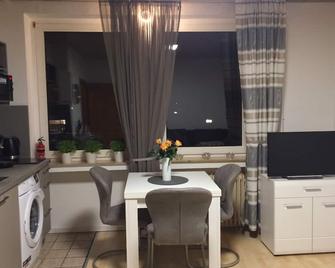 Quietly located City South apartment - 多特蒙德 - 餐厅