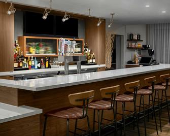 洛杉矶伯班克机场万怡酒店 - 伯班克 - 酒吧