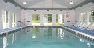 麦基诺经济汽车旅馆 - 麦基诺城 - 游泳池