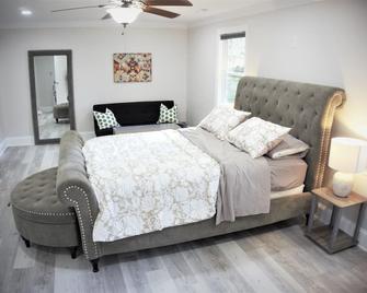 Newly Built 4 Br (7 Beds) Retreat By Noda, Uptown, Plaza Midwood, Conv Center - 夏洛特 - 睡房
