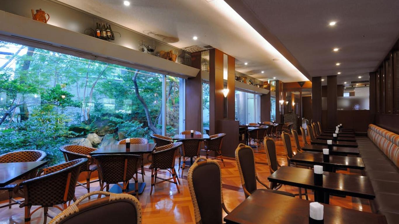 金泽站前曼藤酒店