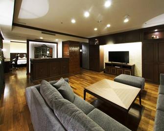钏路世纪城堡酒店 - 钏路市 - 客厅