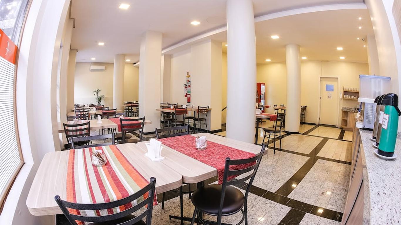 萨沃伊快捷酒店