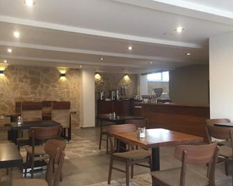 阿波罗菲罗斯尼亚酒店 - 科林斯 - 餐馆